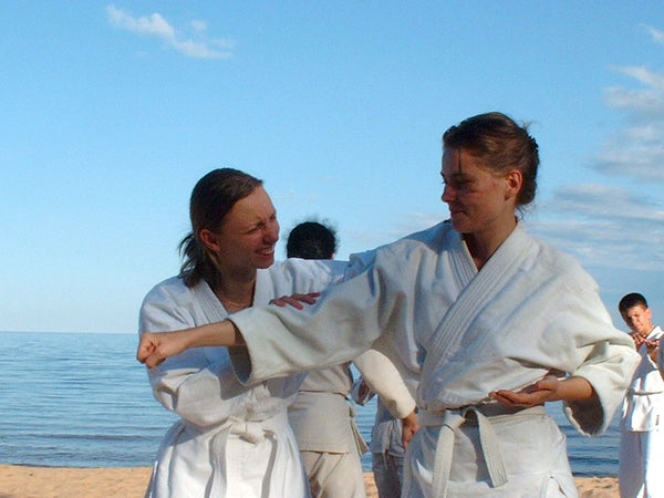 Defender Ring vs. Self-Defense Classes - Self-Defense Comparison